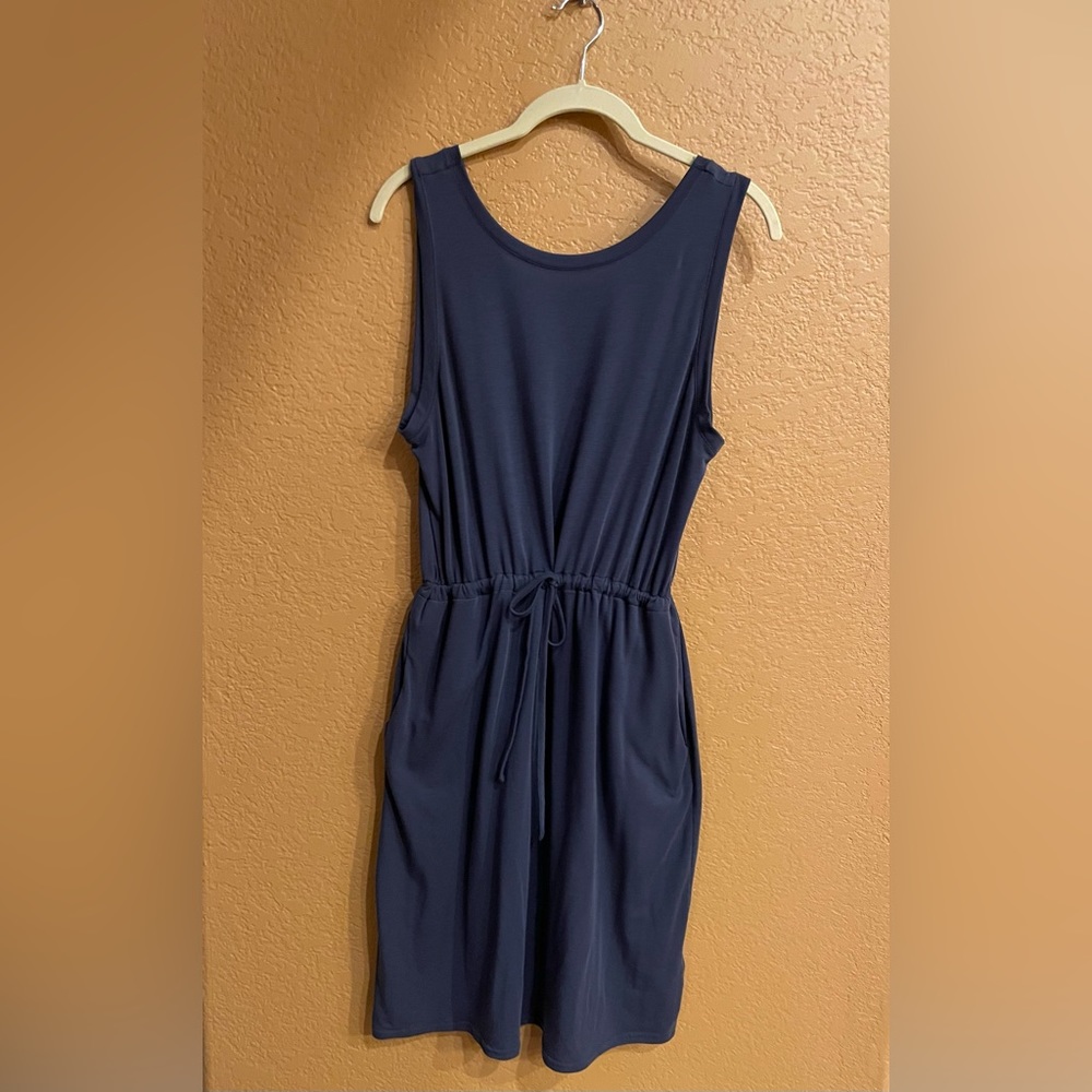 Columbia Women’s Classic Casual Dress with pockets Size M